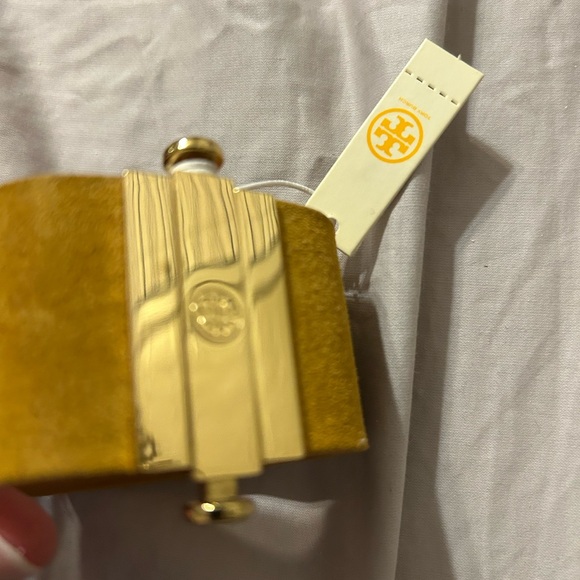 Tory Burch yellow leather fox face coin cuff bracelet nwt $145 RARE! - Picture 5 of 6